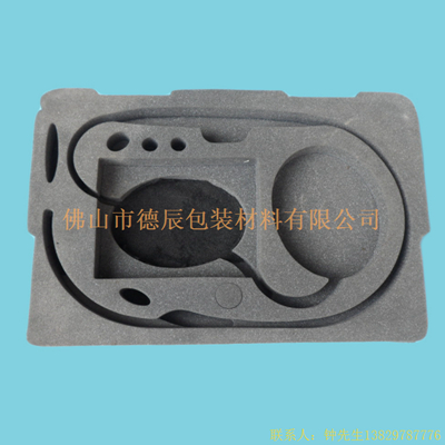 海綿內(nèi)托對(duì)各行各業(yè)產(chǎn)品起到絕緣、密封、防震、防塵、填充、隔音、固定，能夠保護(hù)包裝產(chǎn)品在運(yùn)輸過(guò)程中安然無(wú)恙，起到保護(hù)產(chǎn)品的一個(gè)作用，同時(shí)可以美化產(chǎn)品，提升產(chǎn)品檔次。