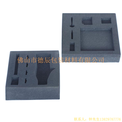 海綿內(nèi)托對(duì)各行各業(yè)產(chǎn)品起到絕緣、密封、防震、防塵、填充、隔音、固定，能夠保護(hù)包裝產(chǎn)品在運(yùn)輸過(guò)程中安然無(wú)恙，起到保護(hù)產(chǎn)品的一個(gè)作用，同時(shí)可以美化產(chǎn)品，提升產(chǎn)品檔次。